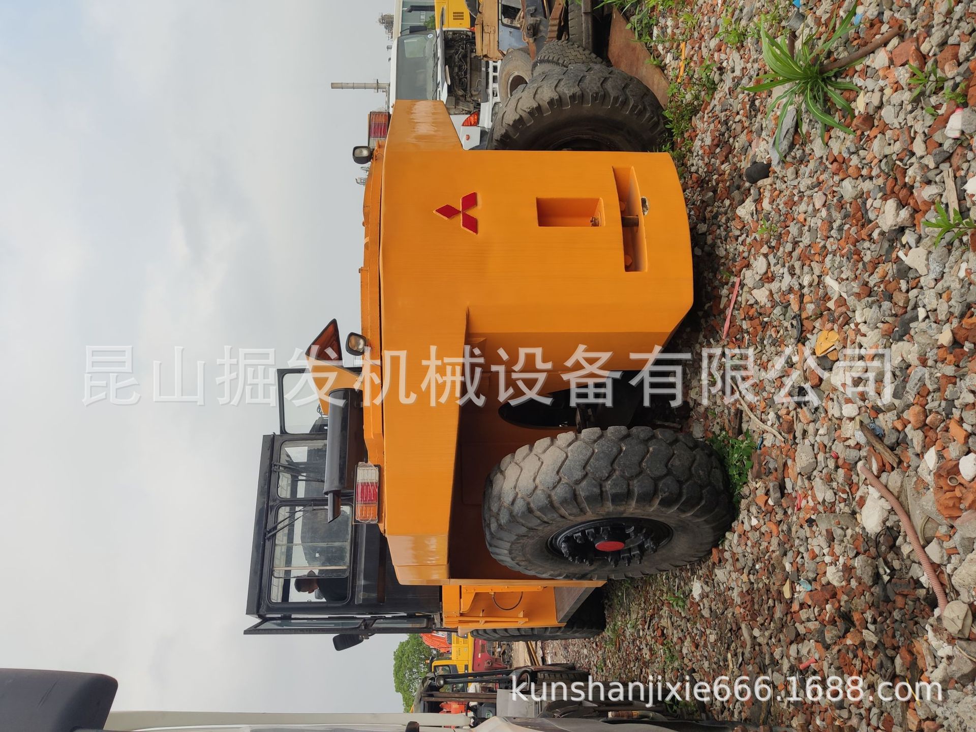 二手三菱30吨叉车 升高3米 低门架TCM25吨叉车