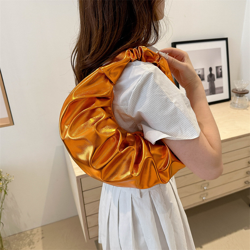 2024 neue plissierte runde Handtasche, vielseitige, modische Unterarm-Nischen-Design-High-End-Damentasche_voghion.com