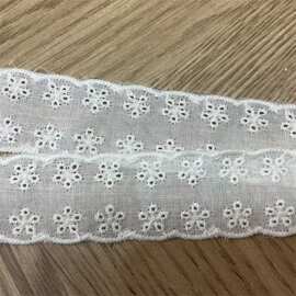 白色棉布镂空棉线刺绣可穿织带花边女装童装服装辅料源头现货批发