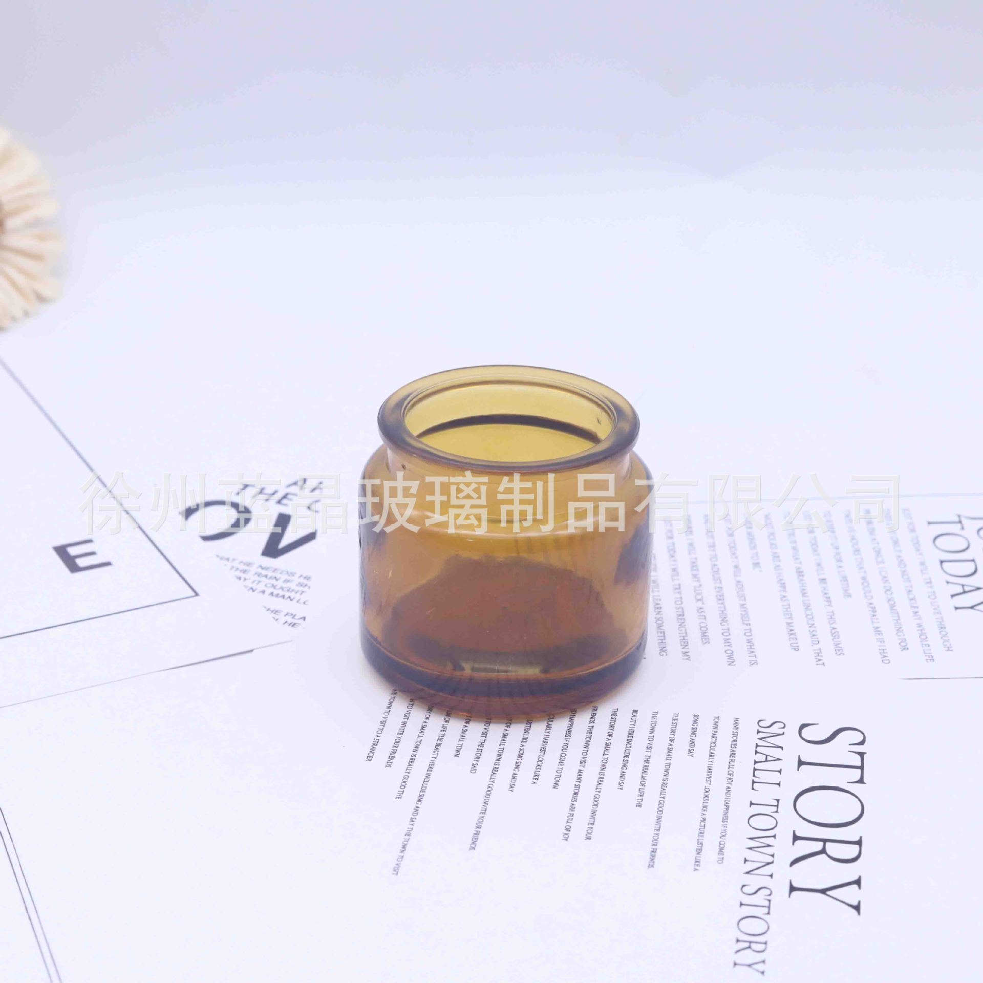 En stock lote de marrón tamaño pequeño vidrio aromaterapia vela taza 100ml200ml hogar candelabro corcho botella de vidrio