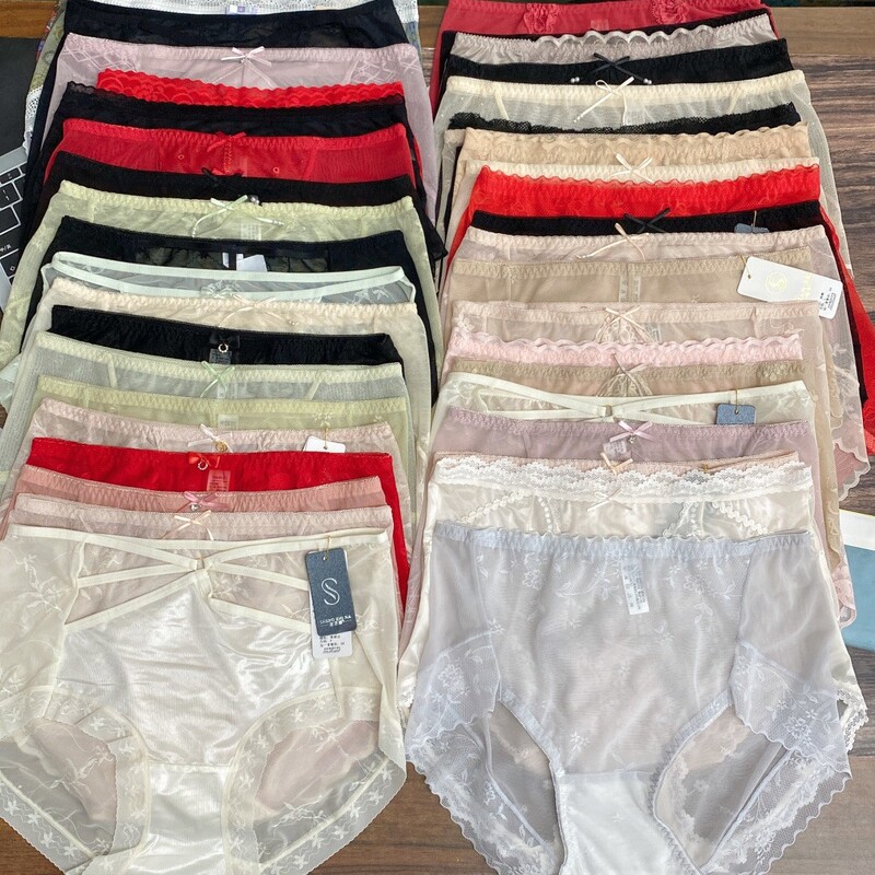 Assorted Lace Women's Panties with Fluttering Lace, Mid-High Waist, Silk Antibacterial Lining, Multiple Styles, Mix-And-Match Women's Briefs