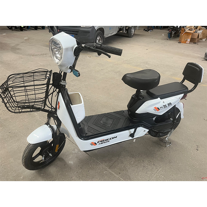 Nuevo automóvil eléctrico estándar nacional piezas de interceptación de comercio electrónico 99 nuevas tiendas físicas de automóviles eléctricos idénticas al manejo de inventario de automóviles de regalo