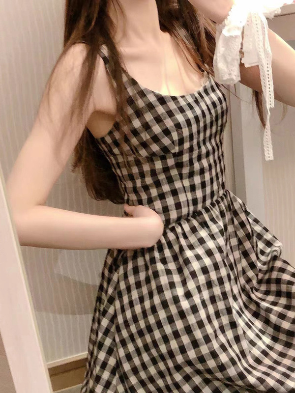 Ready Stock French Long Skirt, Elegant Slimming Look Waist Dress, Women's Lace Embroidered Suspender Skirt, Summer Plaid Skirt