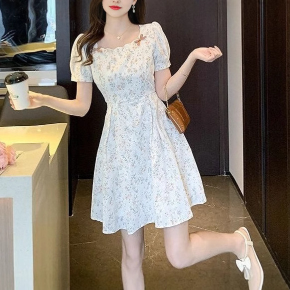 French Floral Square Neck Dress Summer 2025 New Super Fairy Style First Love Gentle Style Pure Color Printed Skirt for Women