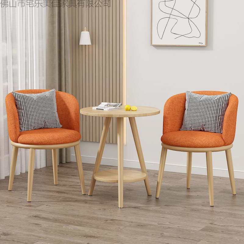 Mesa y silla de ocio balcón sala de estar de lujo ligera mesa y silla combinación de hotel de alojamiento residencial negociación en línea mesa y silla set de tres piezas