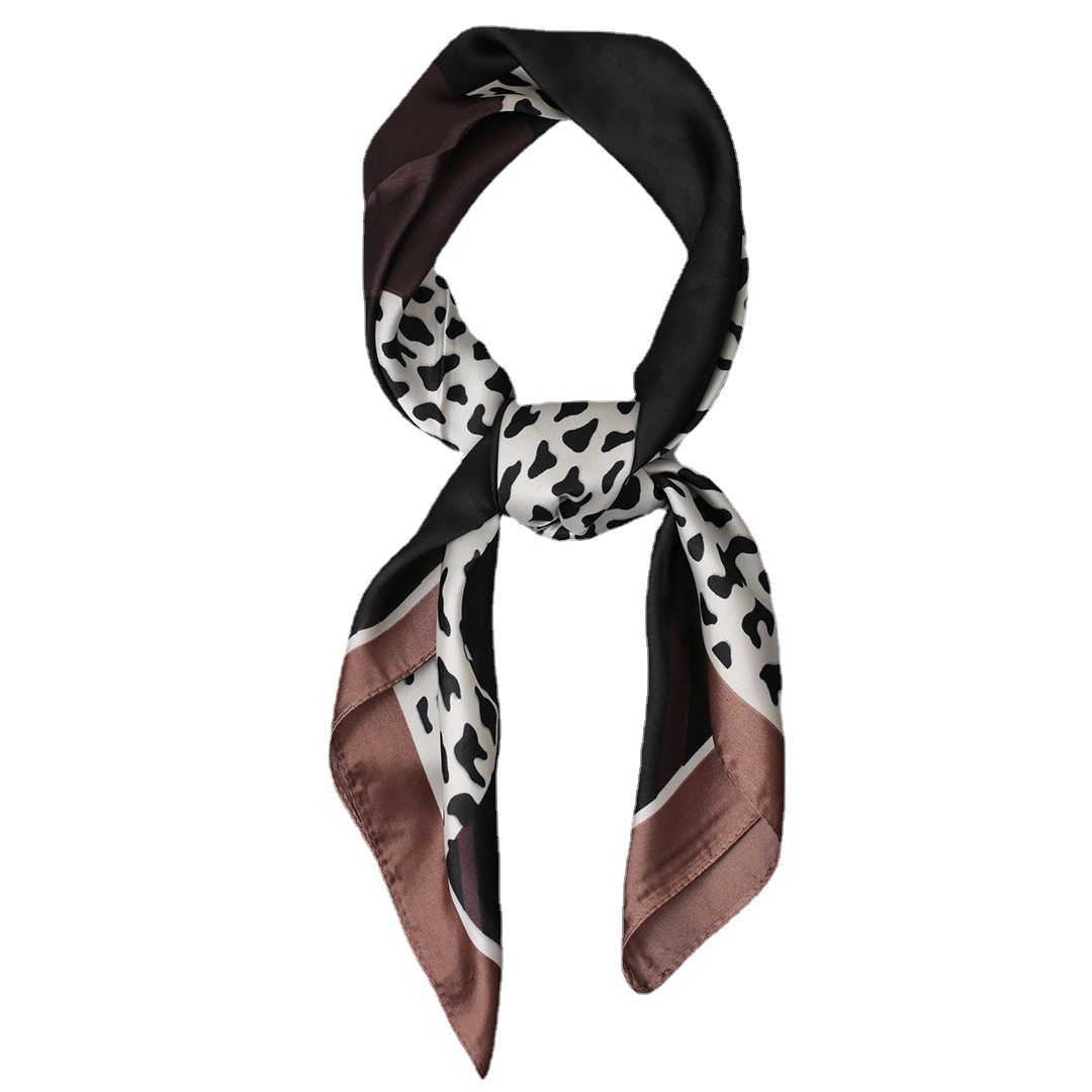 Summer Decoration Japanese and Sweet Plain Korean Edition Leopard Pattern Splicing Print Seasonal Universal Square Scarf_voghion.com