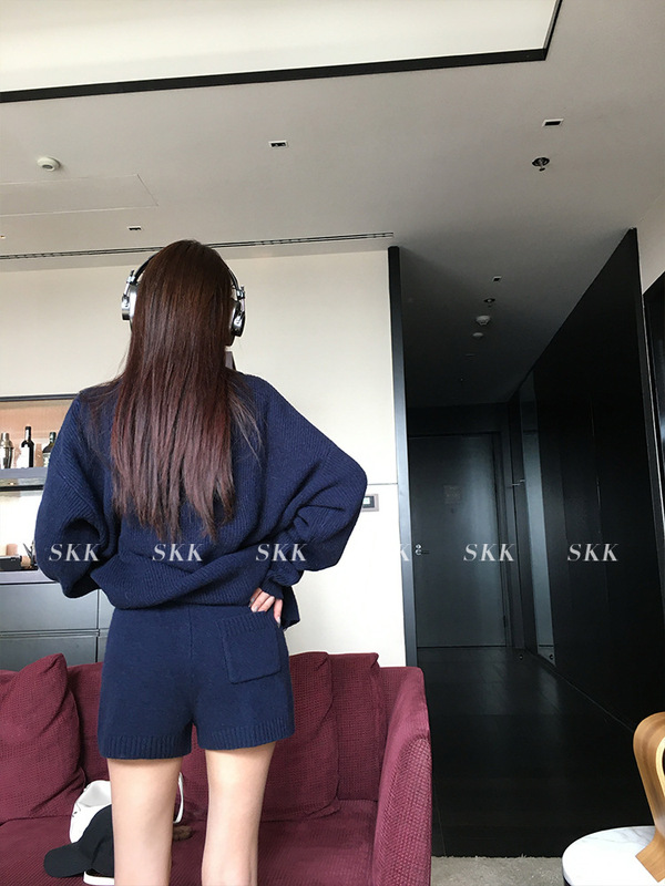 Skk Store 自在起居 松弛感羊毛大V领坑条针织衫短裤休闲套装女秋|undefined