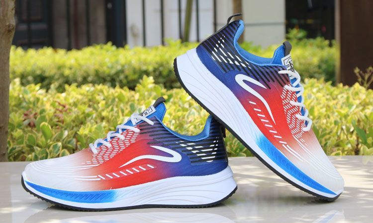 2024 Neue Ice Silk Junior High School Sports Frühlings- und Sommermode Herren-Laufschuhe mit atmungsaktiven_voghion.com