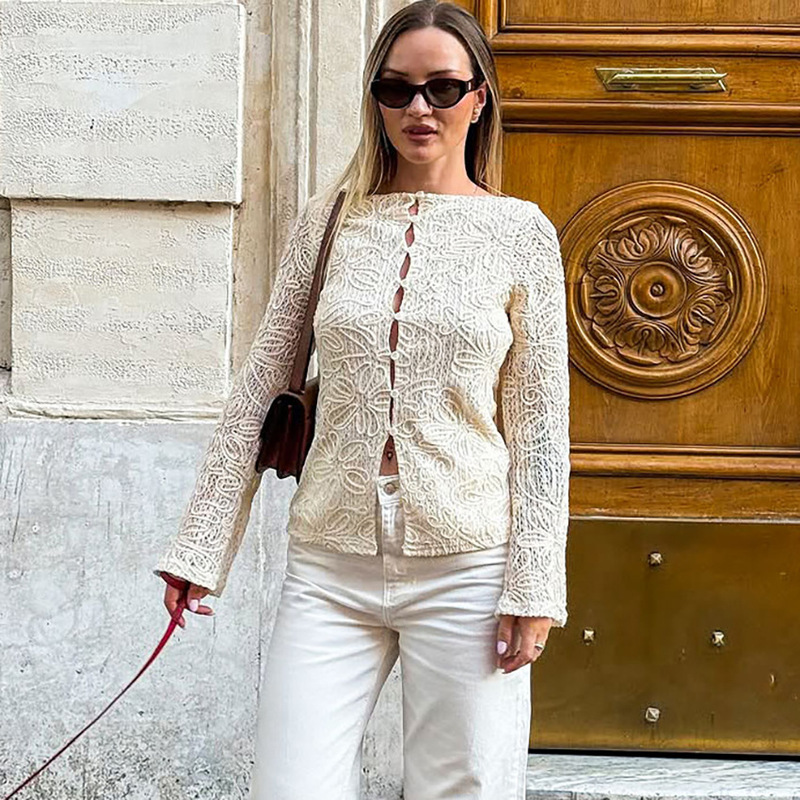 Autumn and Winter New Style Bohemian Style Lace Round Neck Shirt Slim Fit Elegant Design Sense of Design Fashion 2025 Cross-Border