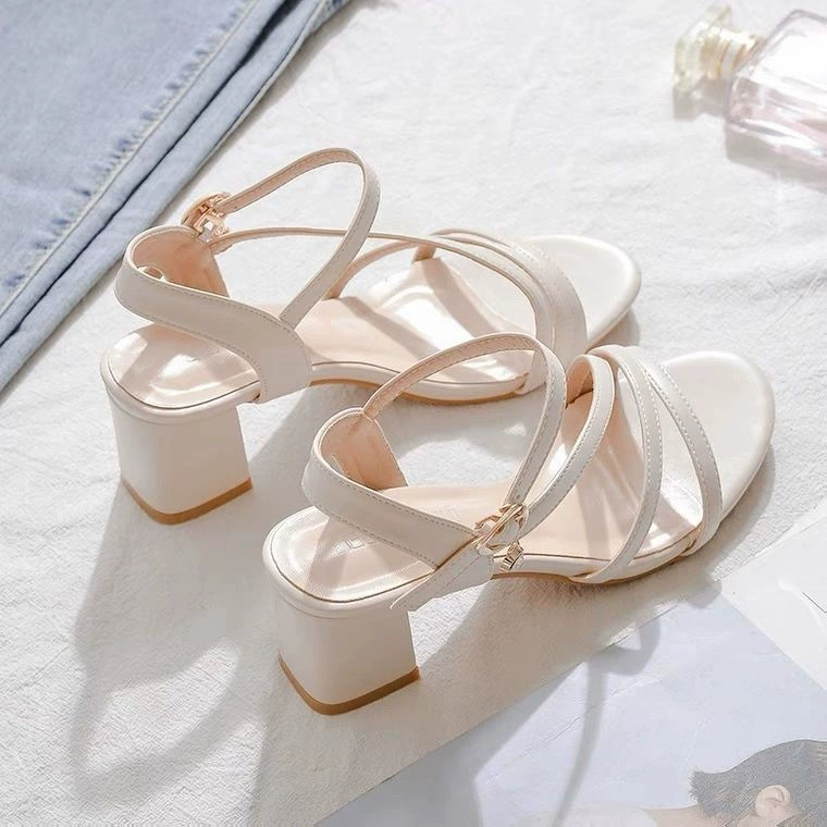 Summer universal sandals with a strap, 2024 years, internet celebrity