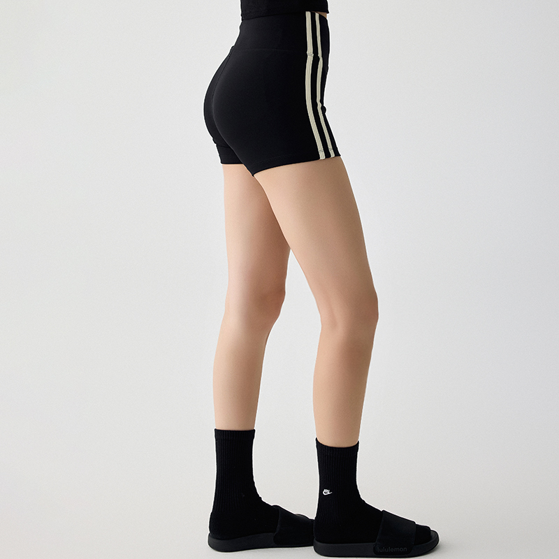New quick-dry breathable yoga shorts for women, slim fit, butt-lifting, outdoor fitness training sports shorts New quick-dry breathable yoga shorts for women, slim fit, butt-lifting, outdoor fitness training sports shorts