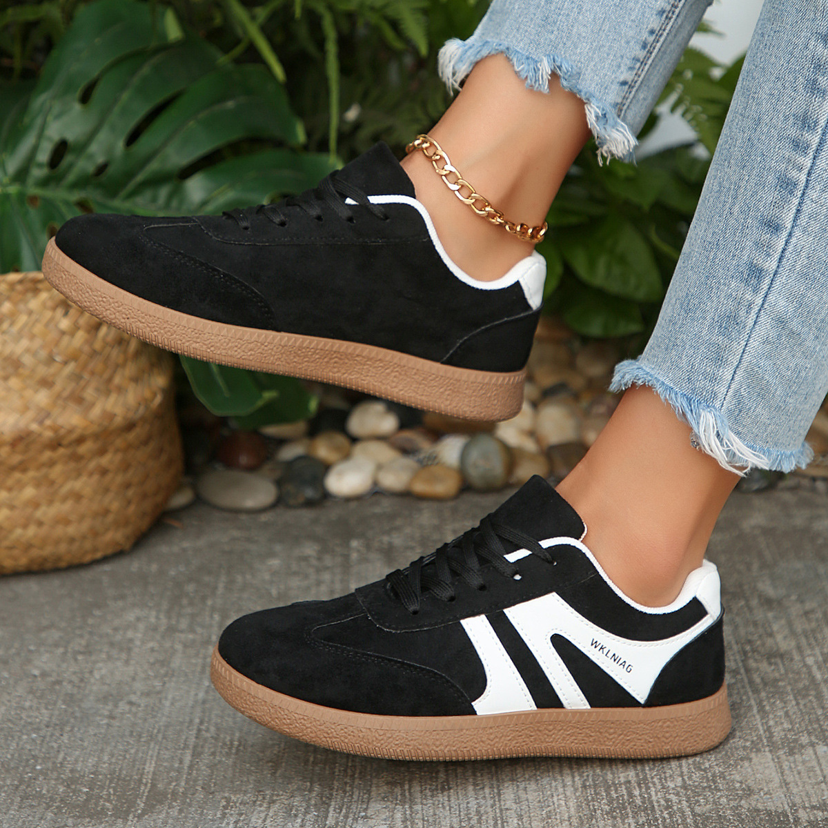 Zapatos de tamaño grande 2026 primavera cabeza redonda nueva moda zapatos de pareja zapatos transfronterizos zapatos de mujer zapatos casuales