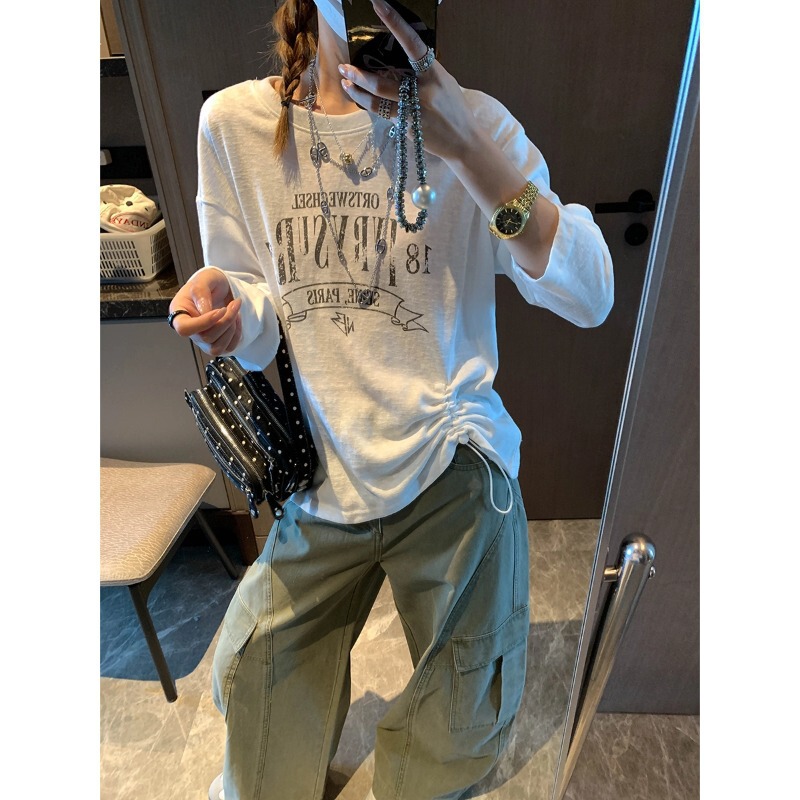 Moreover, the new autumn model features a drawstring design, distressed letter print, round neck, and loose long-sleeve T-shirt MQ1617 Moreover, the new autumn model features a drawstring design, distressed letter print, round neck, and loose long-sleeve T-shirt MQ1617