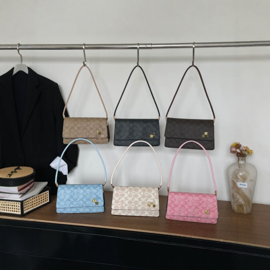 Trendy underarm bag, high-quality handbag with a stylish print, lightweight and luxurious, a retro and fashionable shoulder bag, versatile with letter designs, suitable for export