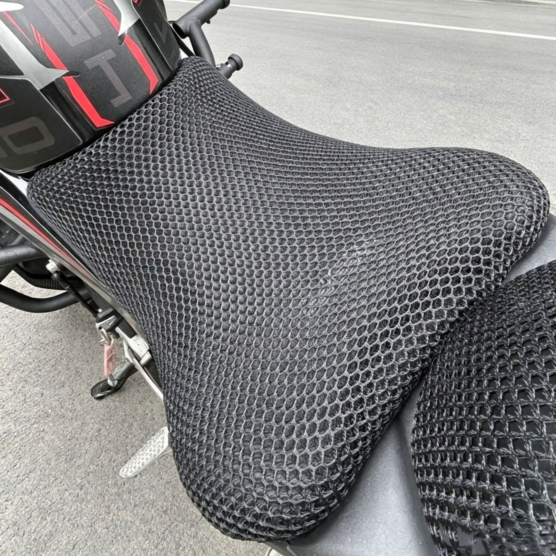 Suitable for Yamaha MT-03/MT-07 seat cover, 3D honeycomb R3 breathable non-slip seat cover, custom modification parts