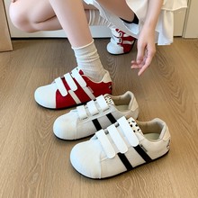 红色百搭小白鞋女款2025新款秋季薄底学生休闲运动鞋魔术贴德训鞋