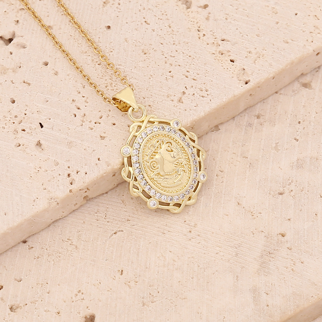 hollow Copper Zircon-Laid Necklace