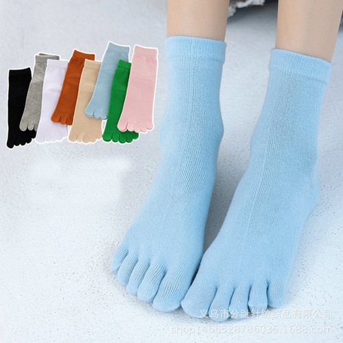 Five Finger Socks Ladies Pure Cotton Mid-Calf Heel Split Toe Socks Breathable Sweat Absorbent Black and White All Seasons Socks Factory Wholesale