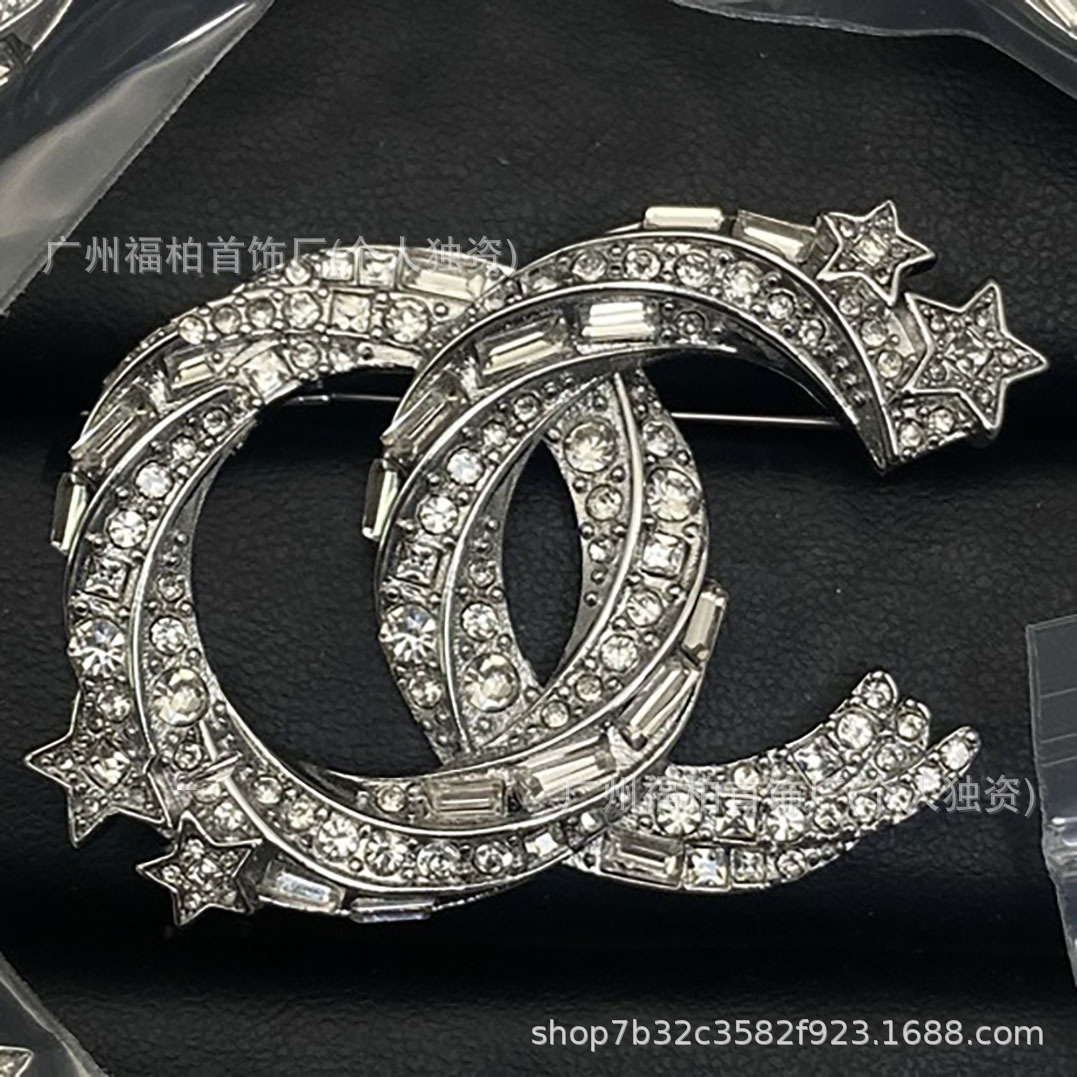 Chanel Double C Fragrance Star Heart Pearl Rhinestone Enamel Brooch Vintage Style High-End Brooch Collection