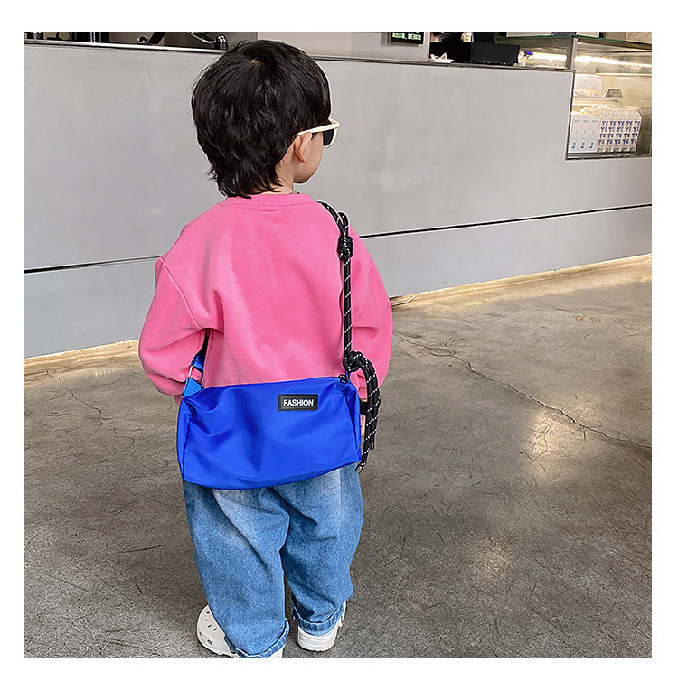 Kid'S Medium Oxford Cloth Solid Color Basic Sports Square Zipper Crossbody Bag display picture 27