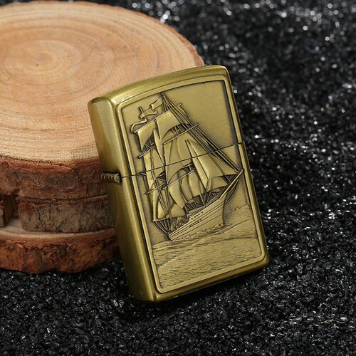 Personalized Creative Vintage Style Men's Engraved Metal Windproof Zinc Alloy Sandpaper Coal Oil Lighter Dropshipping