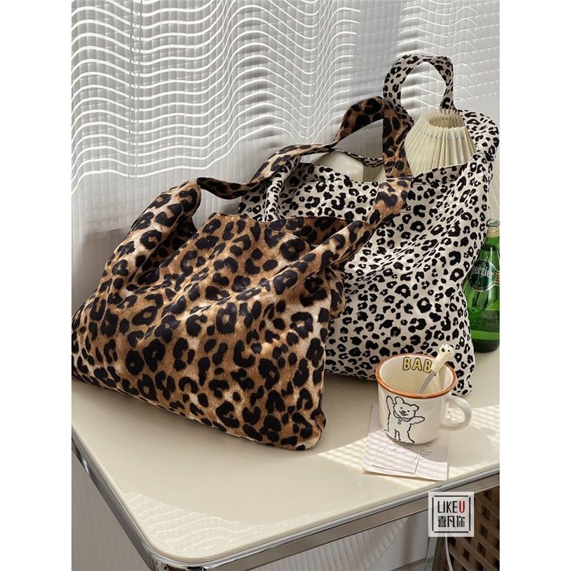 Original Korean-Style Ins Niche Retro Leopard Print Corduroy Artistic Canvas High-End Versatile Student Shoulder Bag Xf Original Korean-Style Ins Niche Retro Leopard Print Corduroy Artistic Canvas High-End Versatile Student Shoulder Bag Xf
