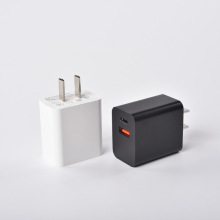 欧规/美规 20W QC 3.0 USB/TYPE-C 快速旅行充电器墙式适配器