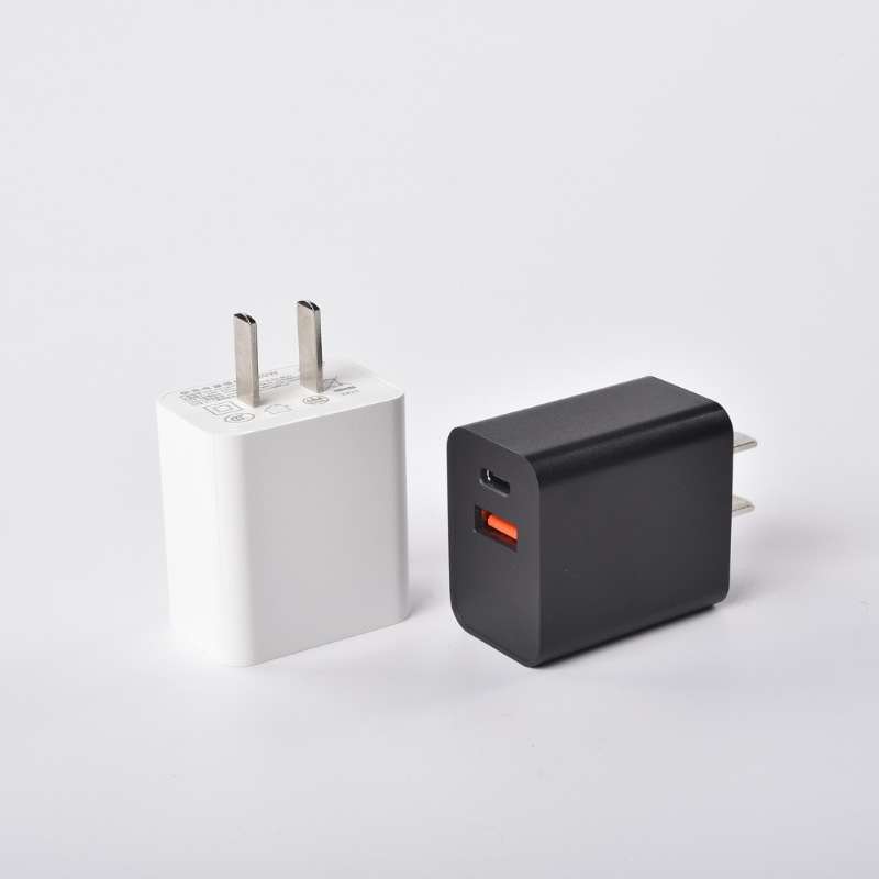 欧规/美规 20W QC 3.0 USB/TYPE-C 快速旅行充电器墙式适配器