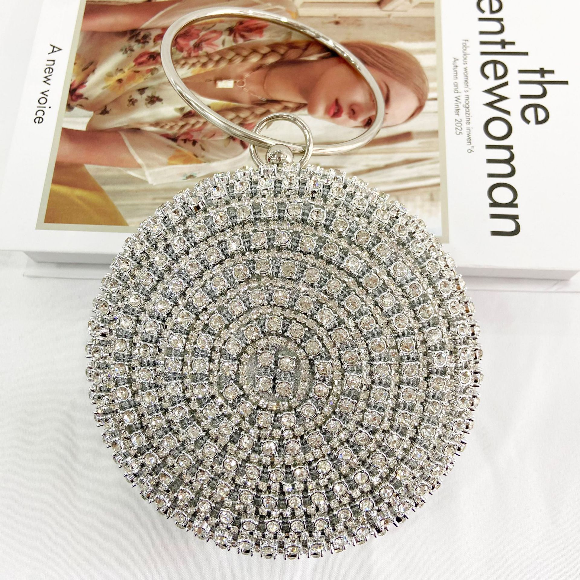 Pochette da sera vintage con bracciale e strass per donna_voghion.com