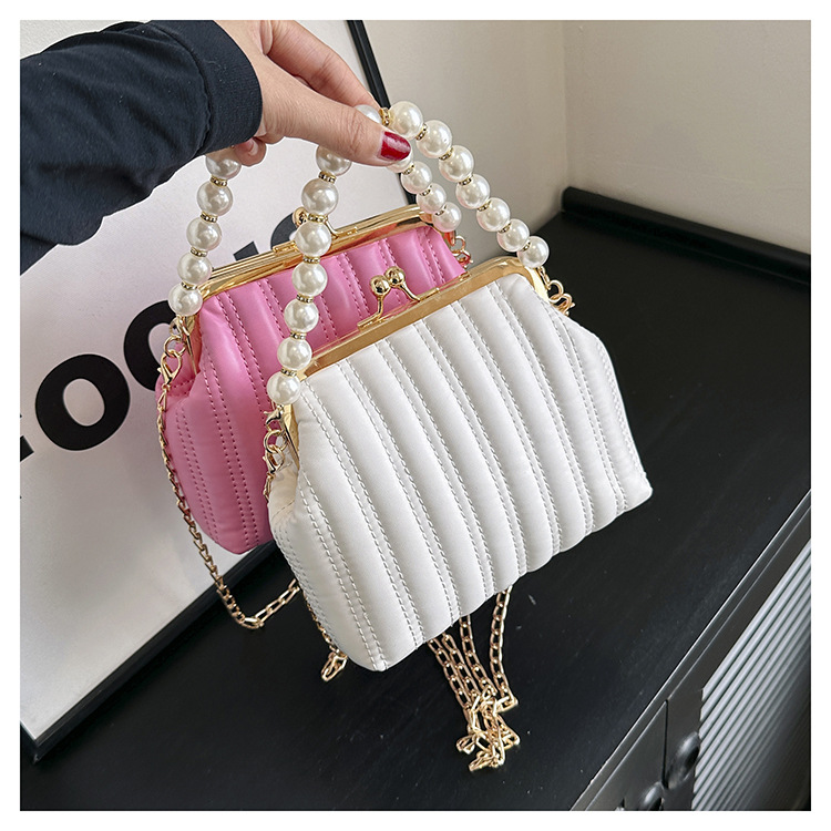 Women's Small Pu Leather Solid Color Vintage Style Classic Style Beading Clasp Frame Dome Bag display picture 2