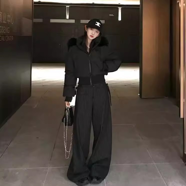 芬兰雪境 冬季毛领连帽收腰加厚短款羽绒棉服女|undefined