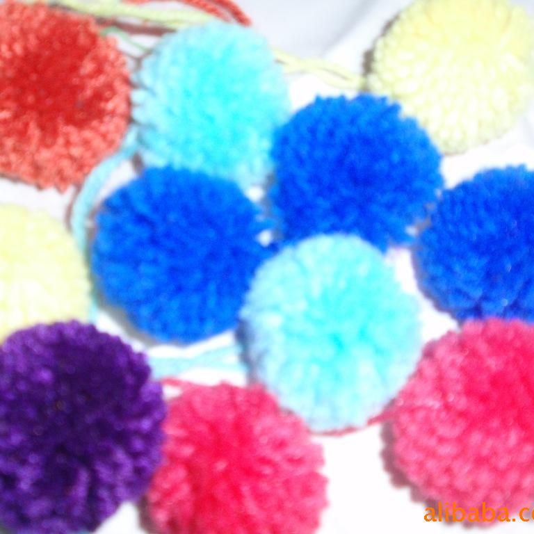 供应各种规格各色毛线球球 毛线球针织 亚克力彩色毛毛球编织