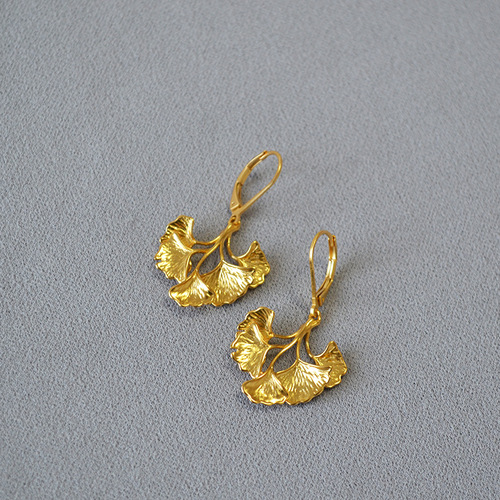 French Art Deco Layered Ginkgo Leaf Yellow Copper Antiqued Gold Niche Personality Style Earrings for Women
