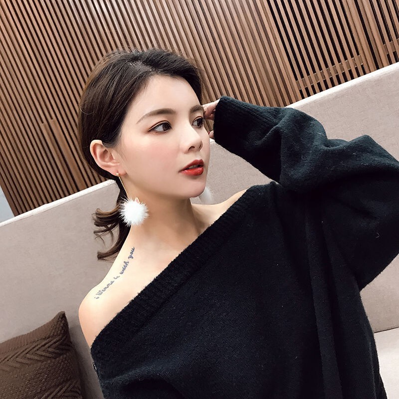 Korean Dongdaemun 2026 Autumn and Winter Fashion Exaggerated Mink Fur Ball Long Earrings for Women