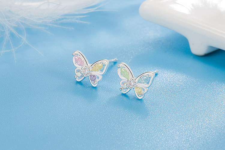 Sweet Butterfly Copper Inlay Zircon Ear Studs 1 Pair
