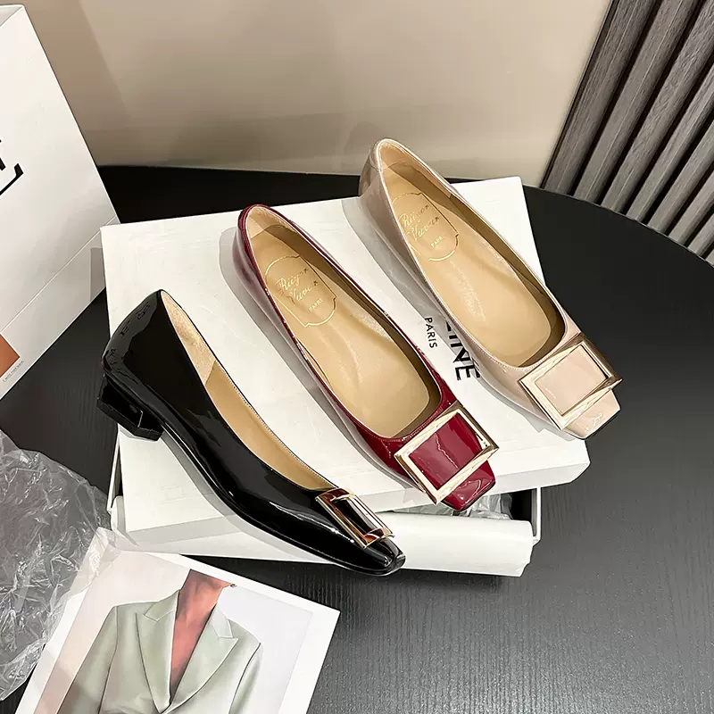 法式婚鞋复古金属方扣高跟鞋女2024春新款漆皮方头粗跟单鞋女大码
