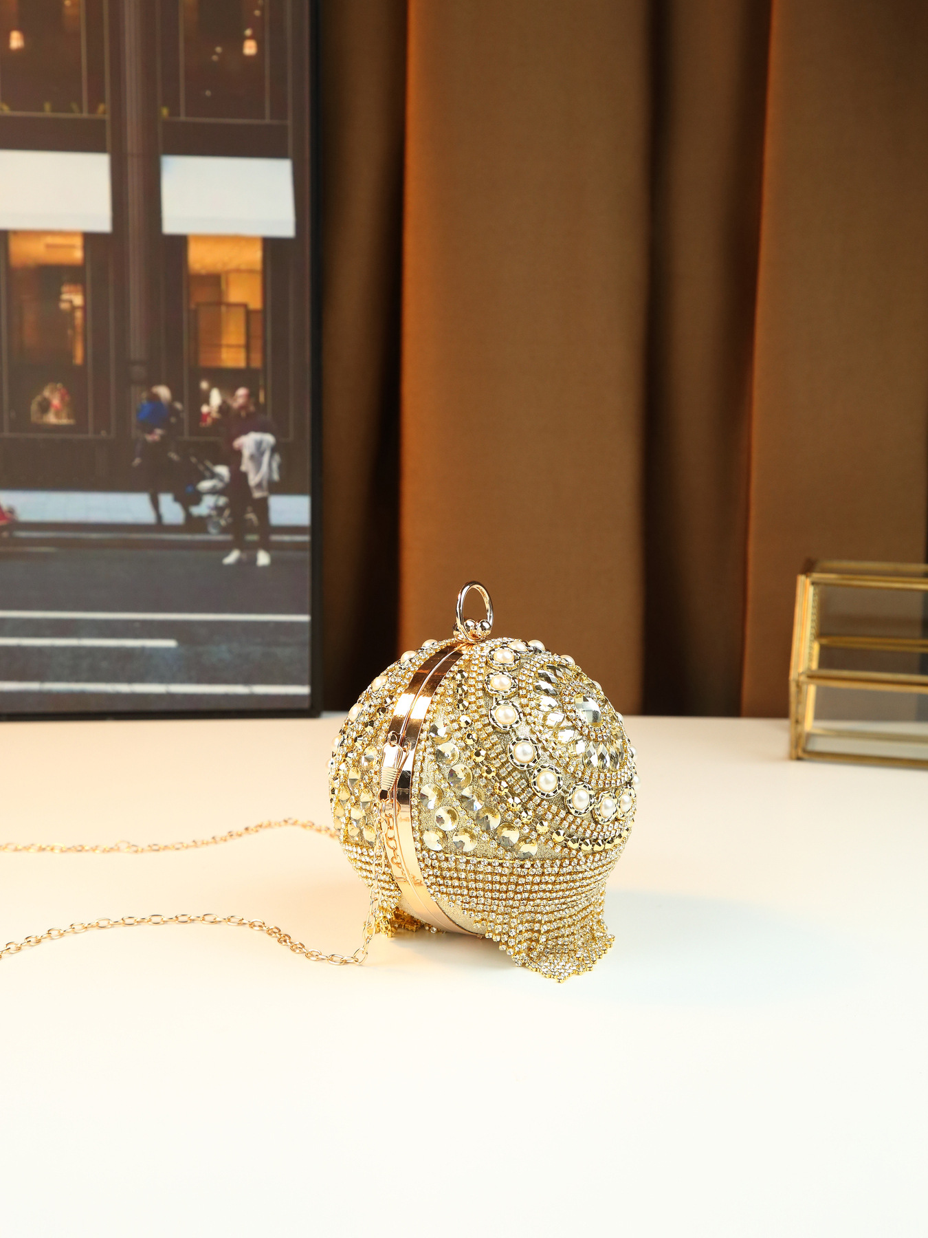 Damväska axelväska med pärlor strass och kedjerem_voghion.com