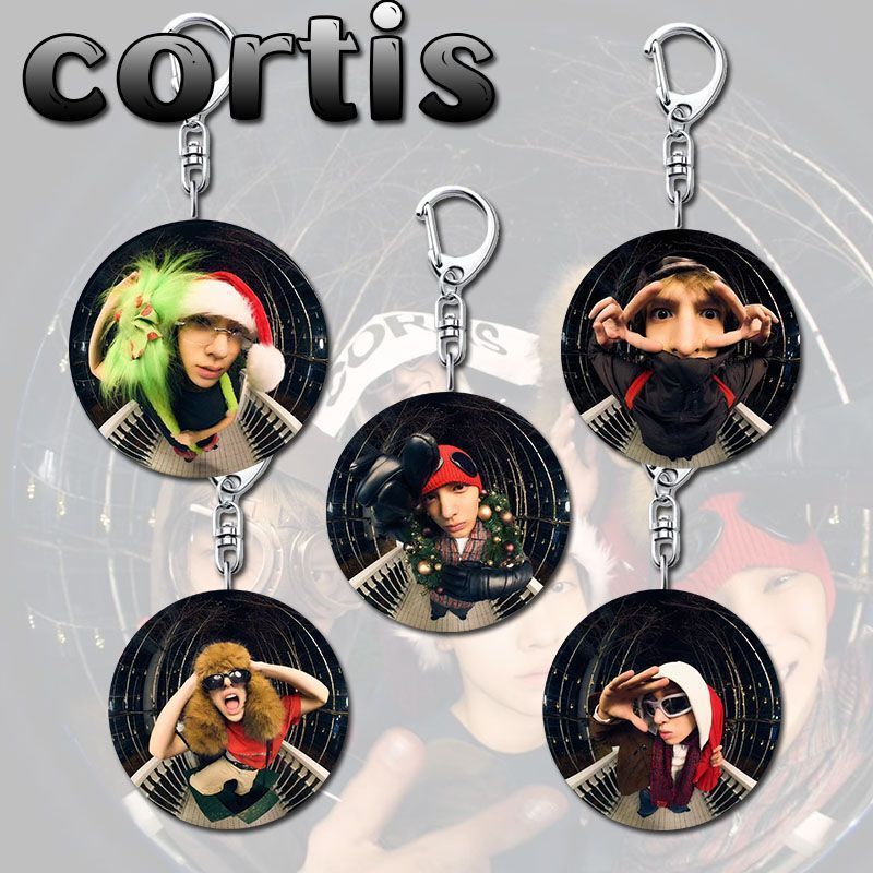 New Cortis Christmas-Themed Keychain, Cute and Stylish, Perfect for Students' Backpacks