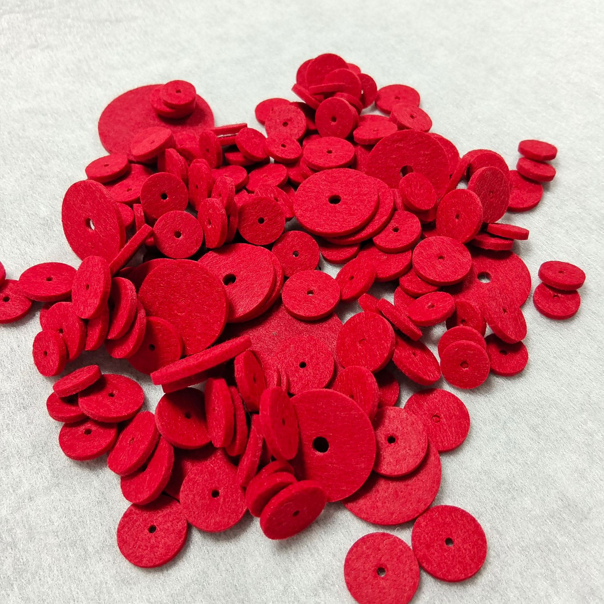 红色毛毡垫 红色无纺布垫 装饰红色配件