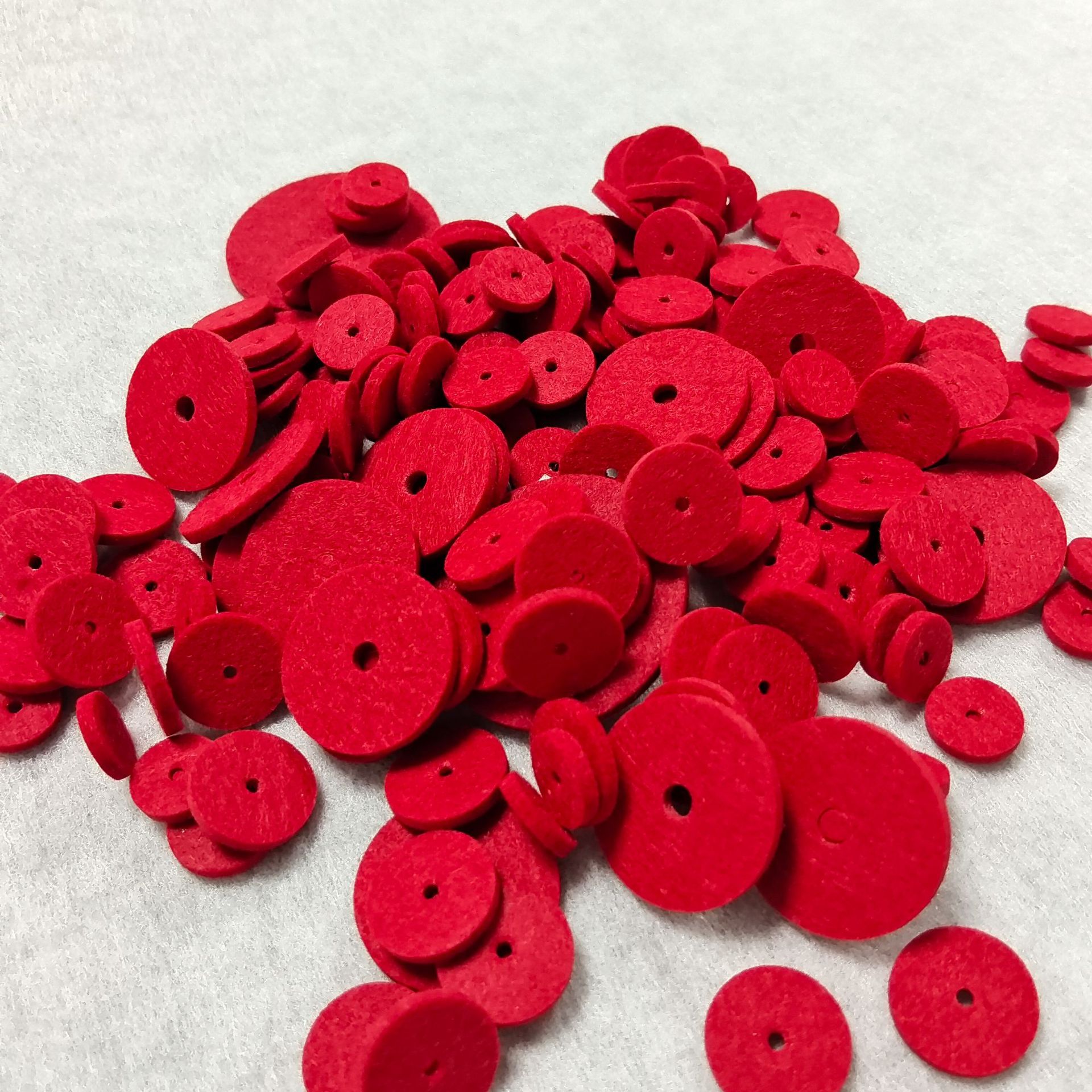 红色毛毡垫 红色无纺布垫 装饰红色配件