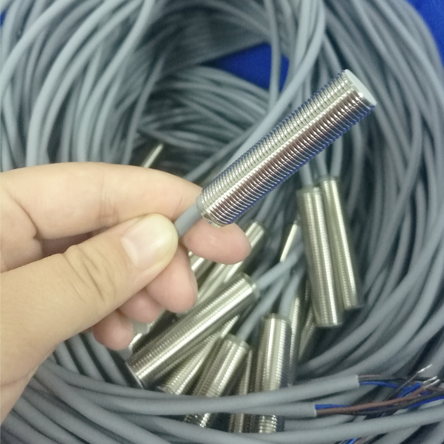 非屏蔽4mm金属接近开关，直流2线式M8金属接近开关