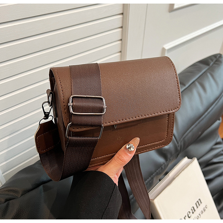 198g Weight Synthetic Leather Lining Material Sewing Thread Fashion Element Flip Cover Closure Type Single Shoulder Strap Strap Type Square Bag Bags Type Casual Occasion Pu Leather Material Solid Color Pattern All Seasons Season Women's Gender Classic Style Style Square Shape Women's Pu Leather Solid Color Classic Style Sewing Thread Square Flip Cover Square Bag 39