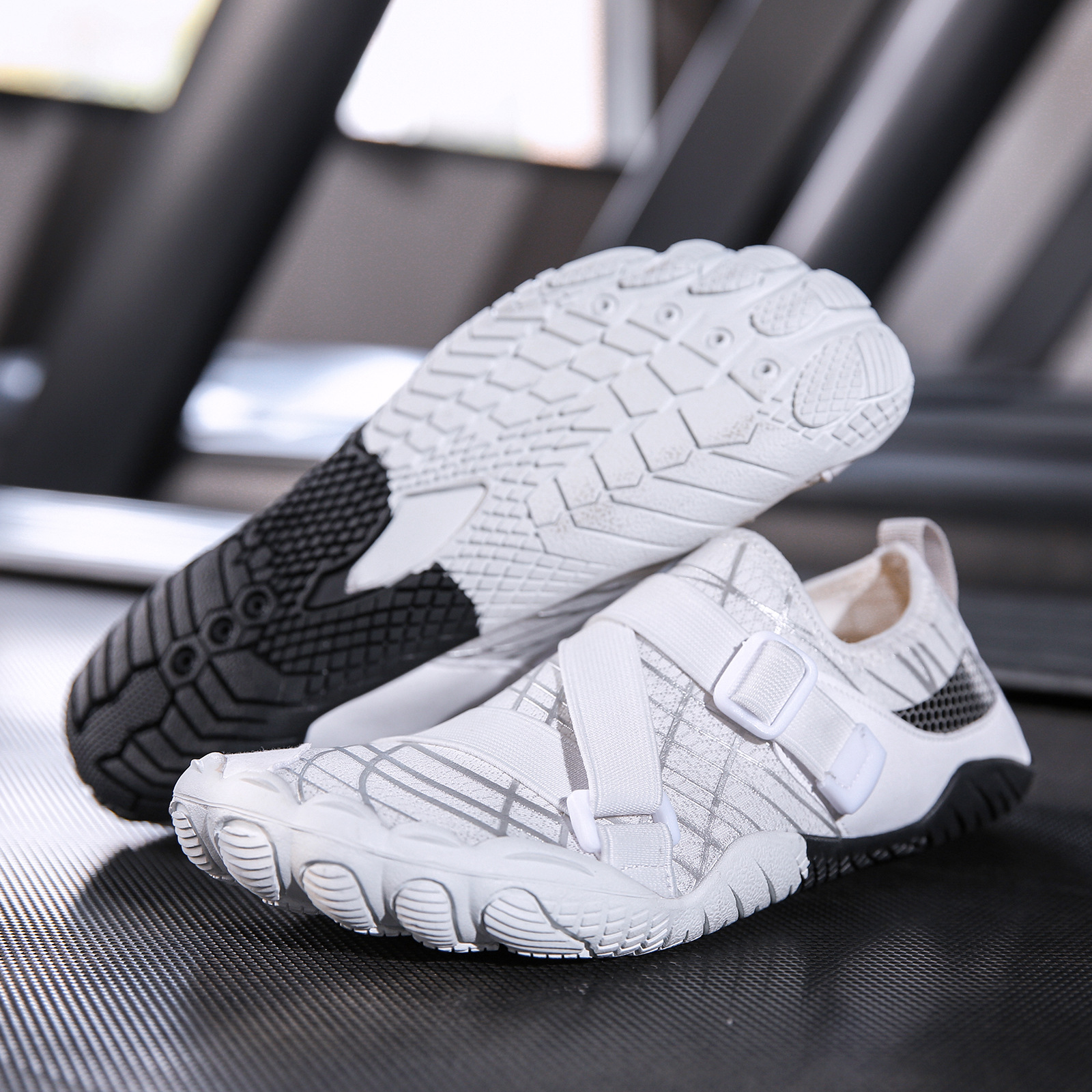 Indoor Fitness Shoes Treadmill Rope Skipping Squat Shoes Outdoor Wading Shoes Beach Swimming Shoes Riding Five Finger Shoes