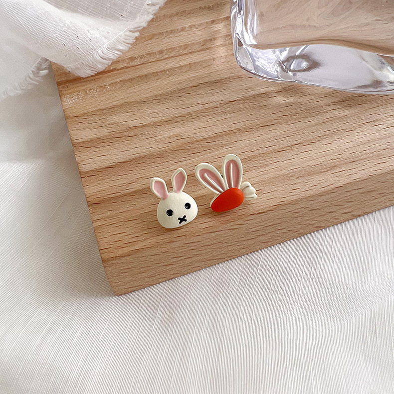 Cute Carrot Rabbit Female New Stud Asymmetric Alloy Earrings display picture 5