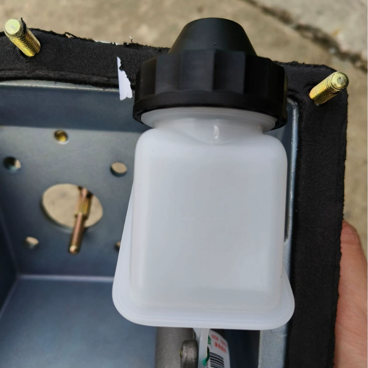 Подходит для масляного стакана сцепления SINOTRUK с крышкой в сборе YZ952523000023