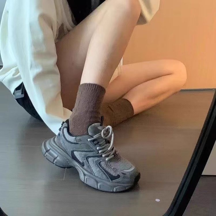 Comercio exterior negro oscuro zapatos de papá temporada de escuela nuevos zapatos de viaje nicho de diseño de alto valor super alto zapatos de mujer image 3