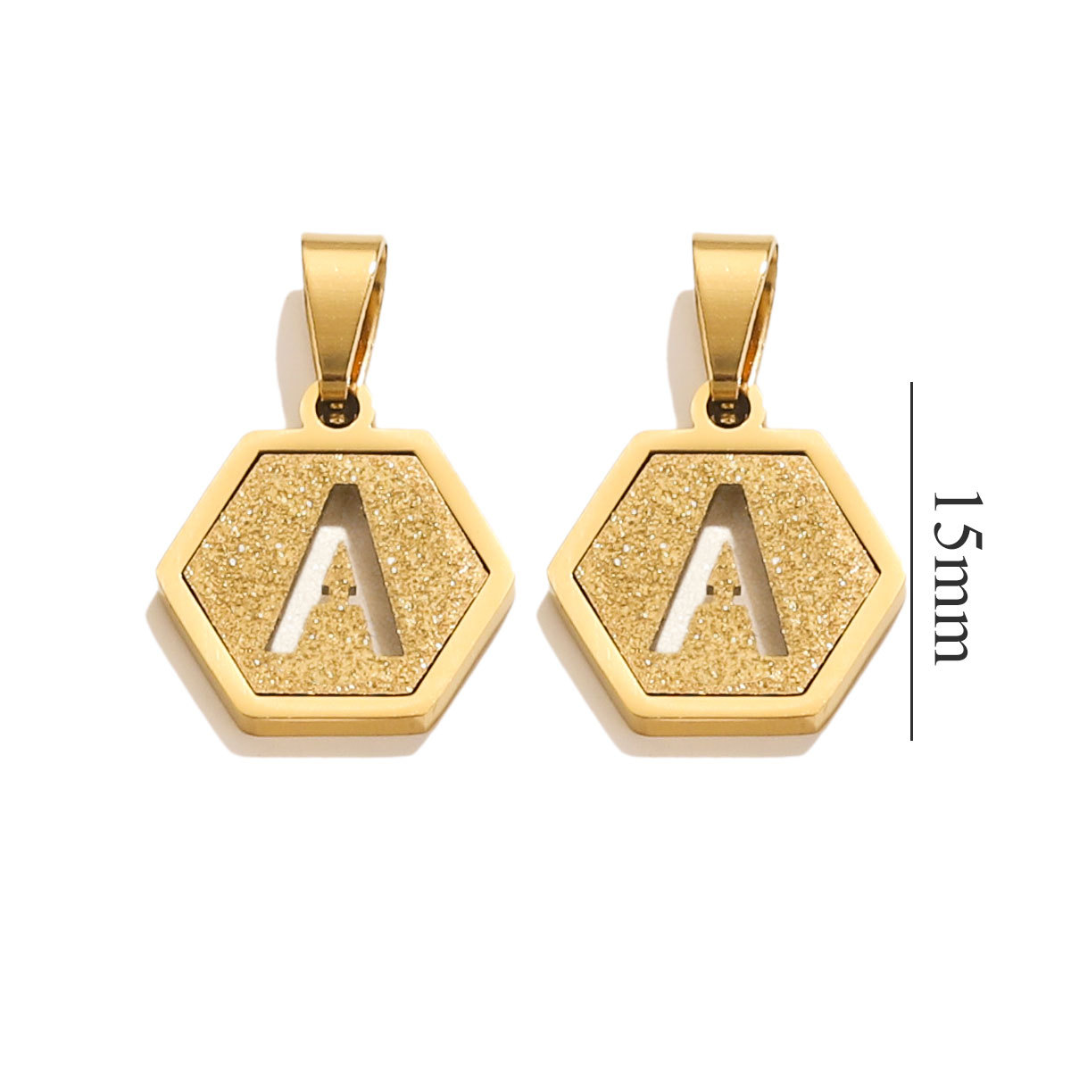 Hexagonal cuadrado europeo y americano 18K acero inoxidable 26 letras diseño de colgante de personalidad popular joyería DIY