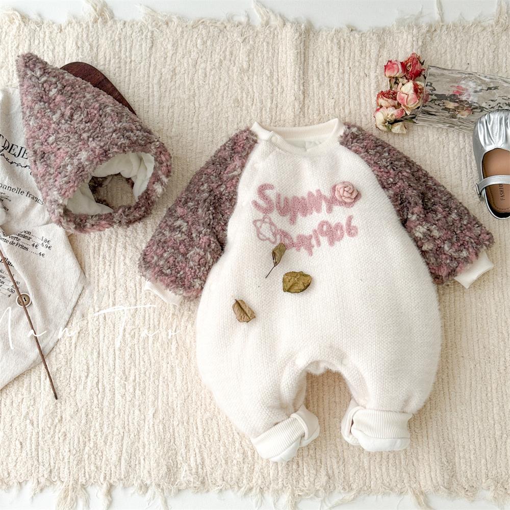 Chaqueta de algodón cálida gruesa de invierno para niña, linda y linda letra coreana, rosa tridimensional, mamelucos de una pieza de estilo occidental