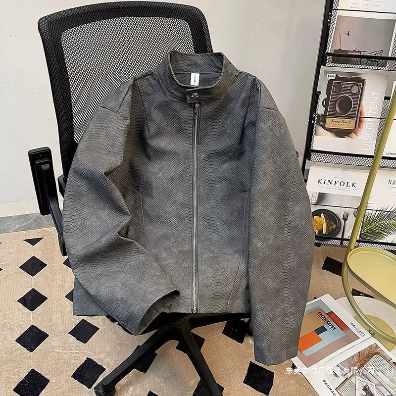 Kişi üçün qısa dəri jaket, yaxalı, boş kəsim