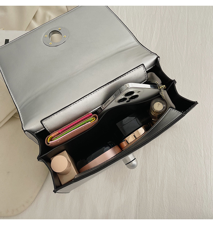 Piccola borsa a tracolla quadrata con catena borsa elegante_voghion.com